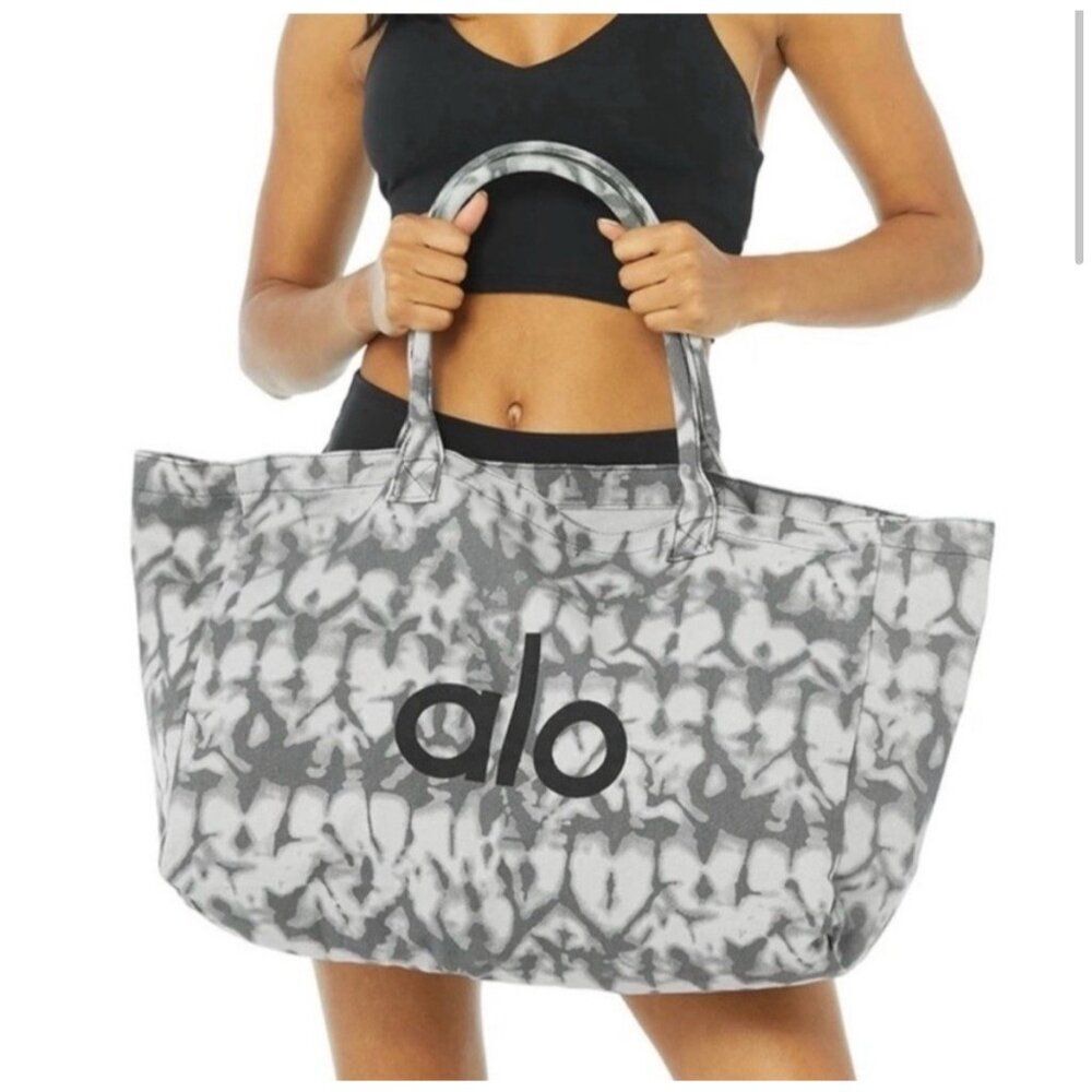 Alo Yoga Gray White Oversized Tote Bag Tie Die - Picture 3 of 5